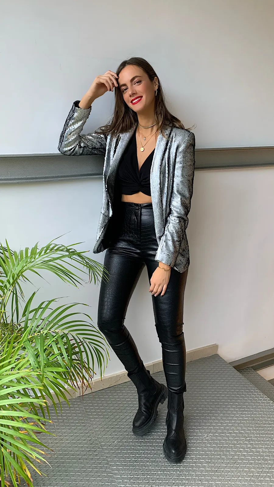 Blusa Negra Crop Top (No se vende suelta)