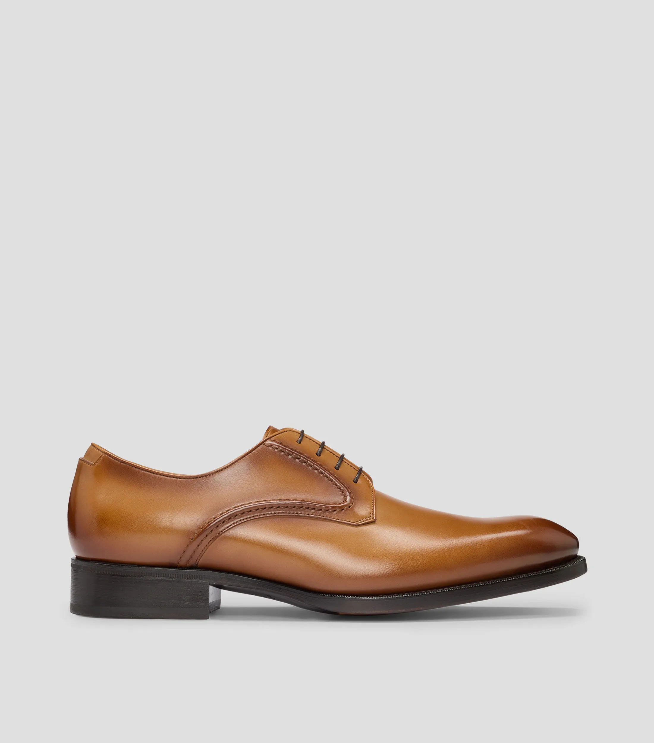Boss Zapatos Derby de piel bruñida con detalles de ribetes Hombre