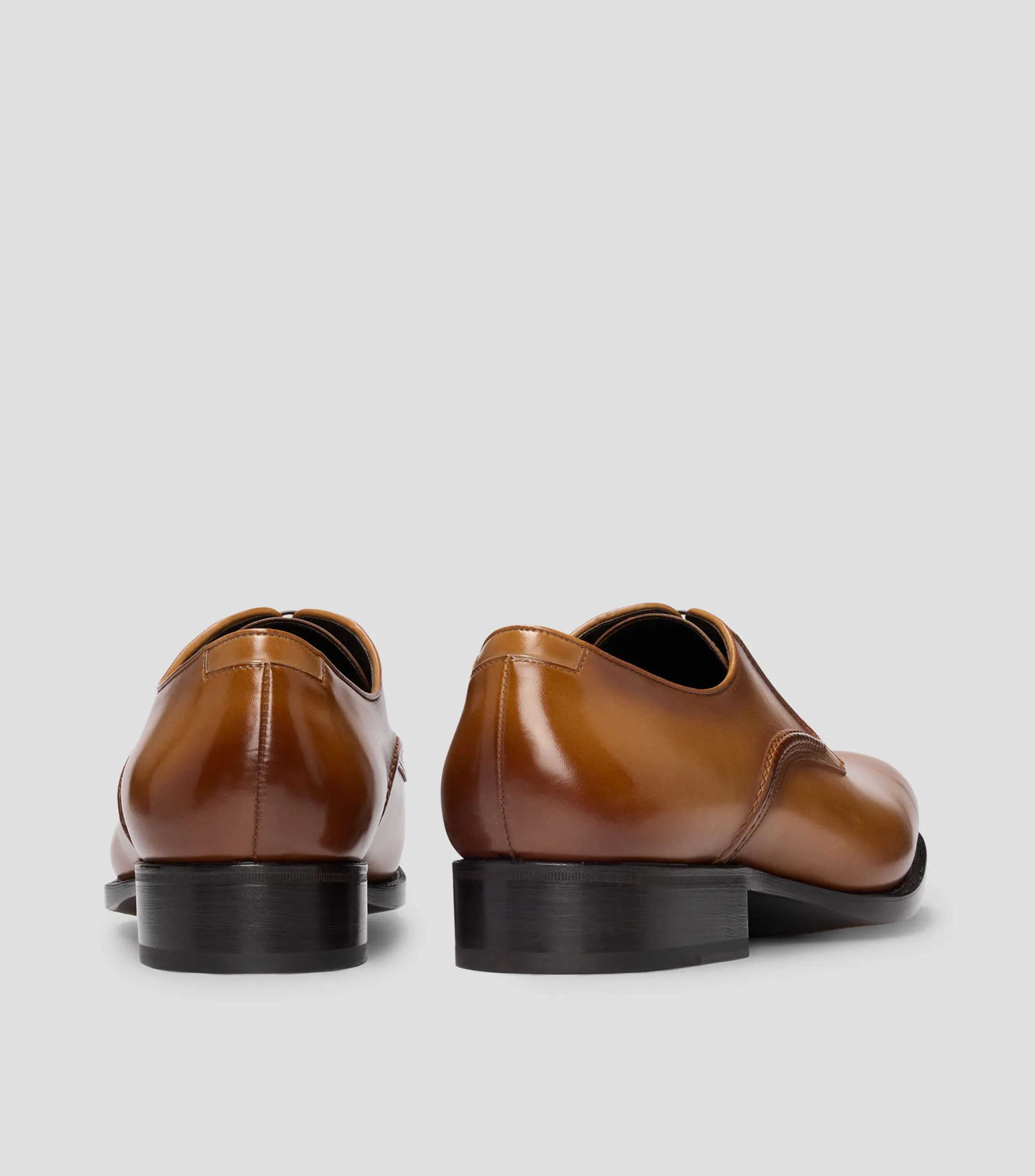 Boss Zapatos Derby de piel bruñida con detalles de ribetes Hombre