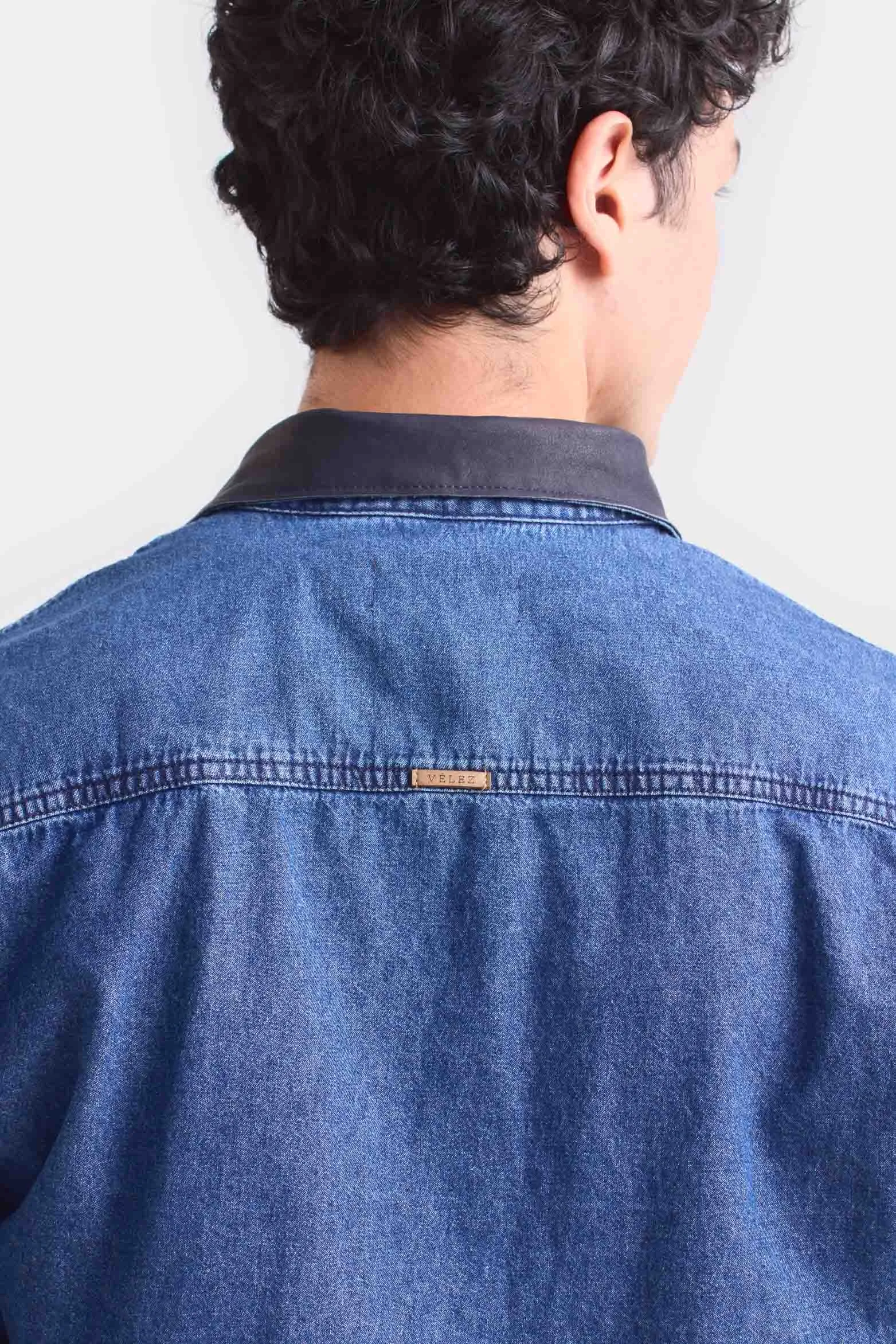 Camisa obi de algodón para hombre cuello en cuero