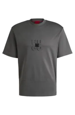 Camiseta de interlock de algodón con logos apilados