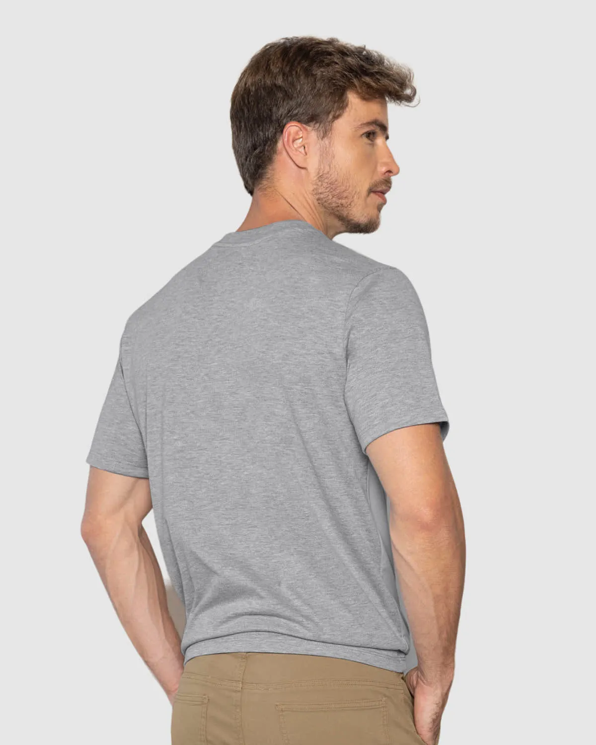 Camiseta manga corta con bloque de tela y bolsillo de parche