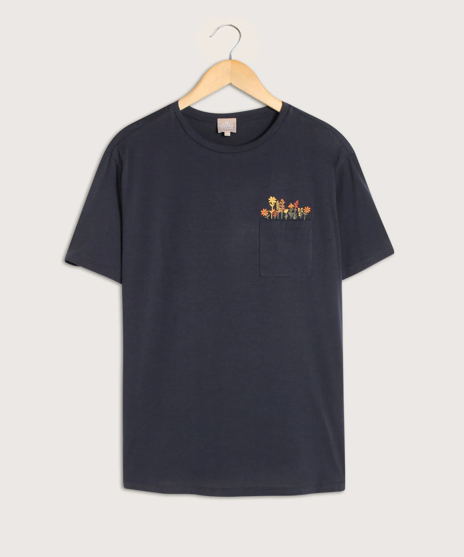 CAMISETA MANGA CORTA, CUELLO REDONDO CON BOLSILLO EN DELANTERO Y BORDADO, DOLCE VIDA ALBA L&IACUTE;NEA MODA