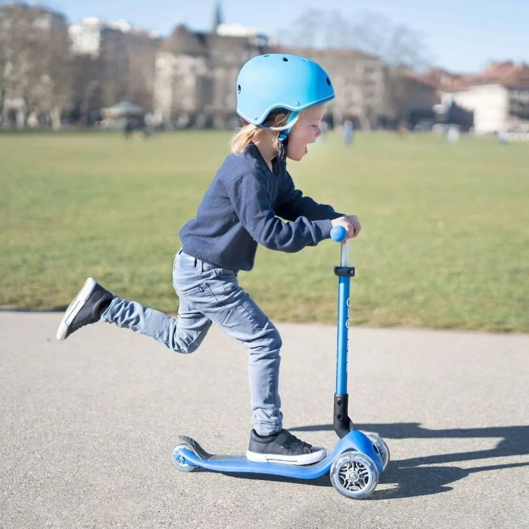 Casco Scooter Niño Globber Primo Lights Celeste