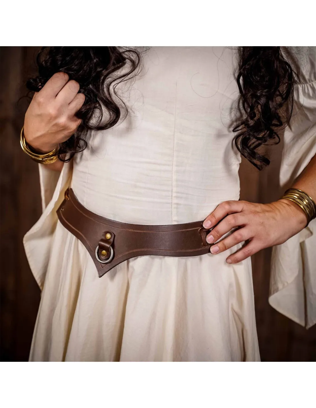 Collar medieval de cuero con anilla