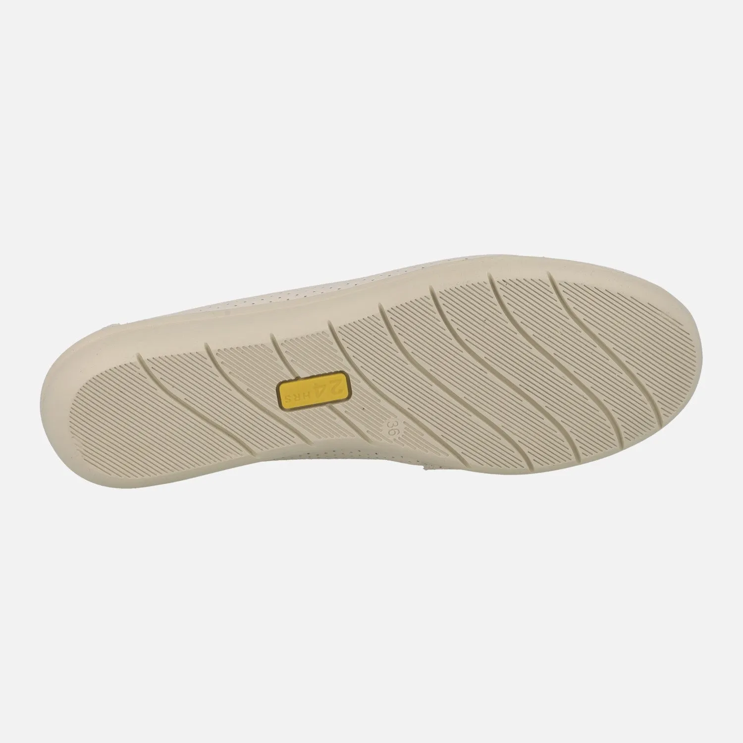 Mocasines confort de piel con picados en color beige