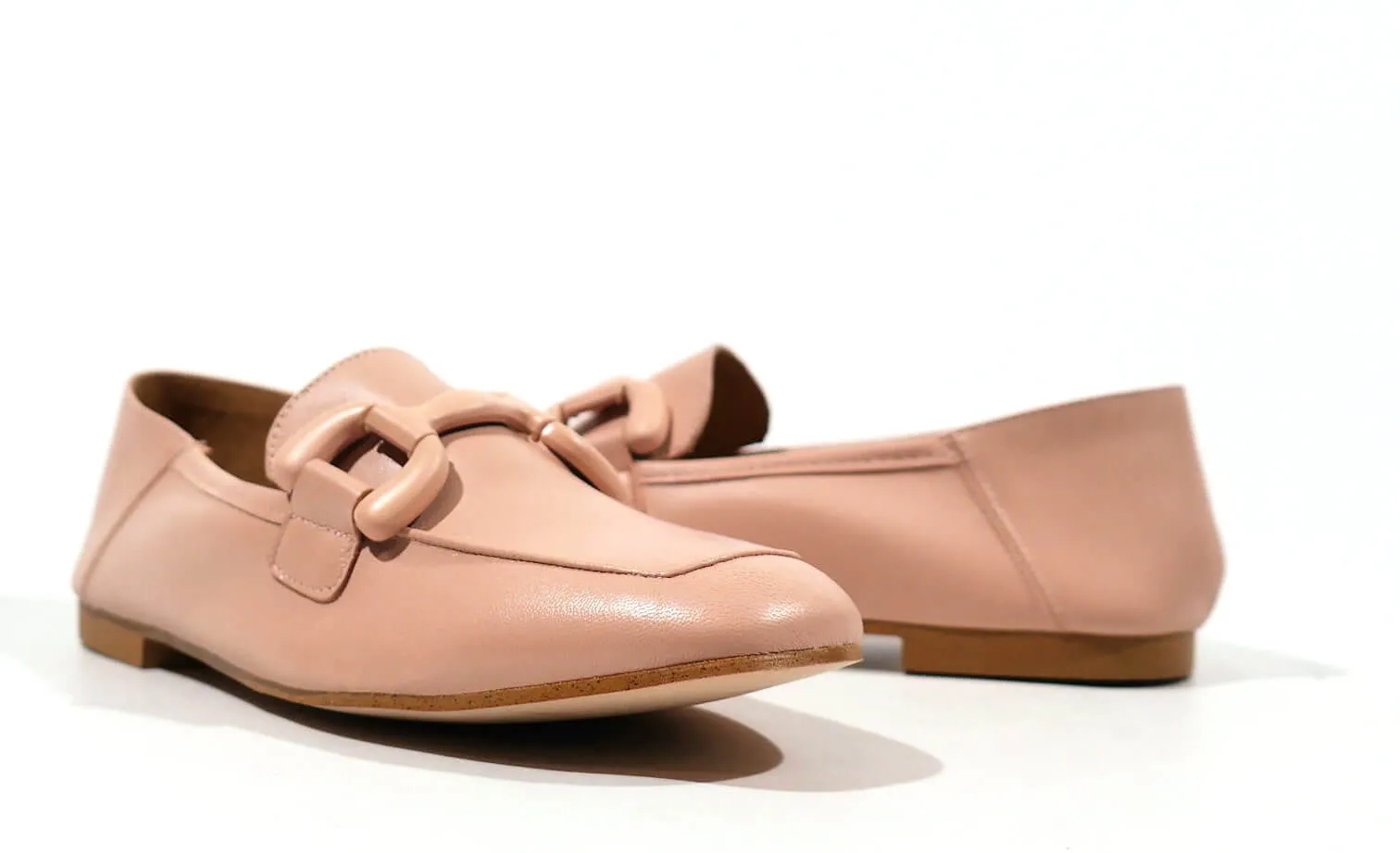 Mocasines de piel con adorno de pasta al tono para mujer