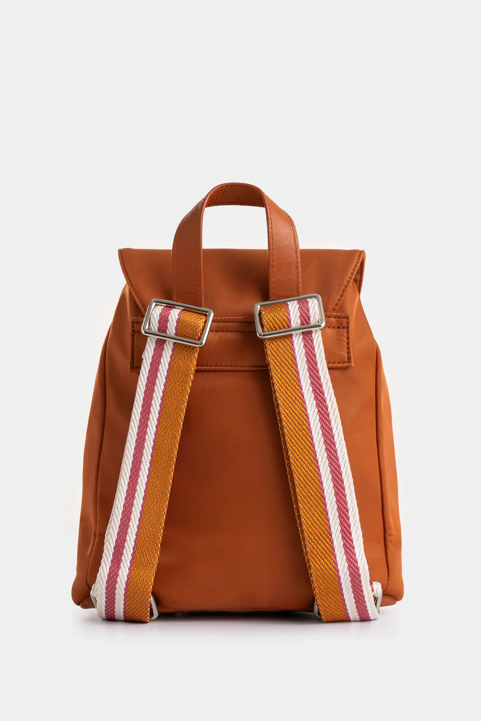 Morral Elora en lona y cuero para mujer detalle contraste