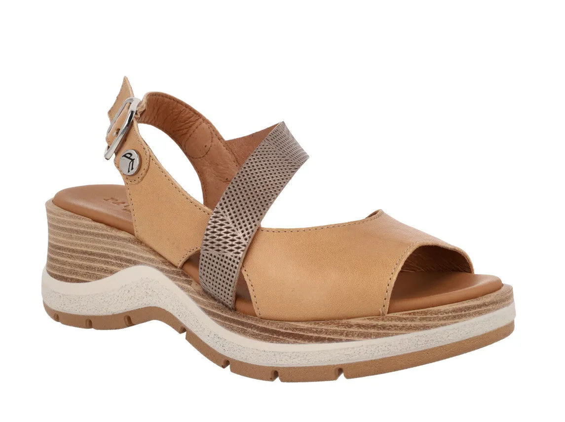 Sandalias de piel color camel con tira cruzada bronce y hebilla