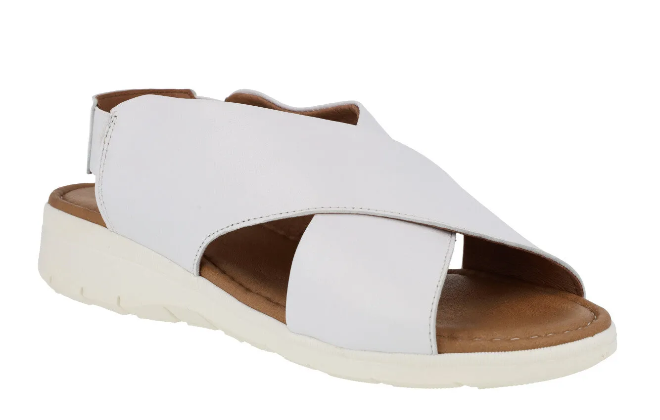 Sandalias de piel con tiras cruzadas Clks