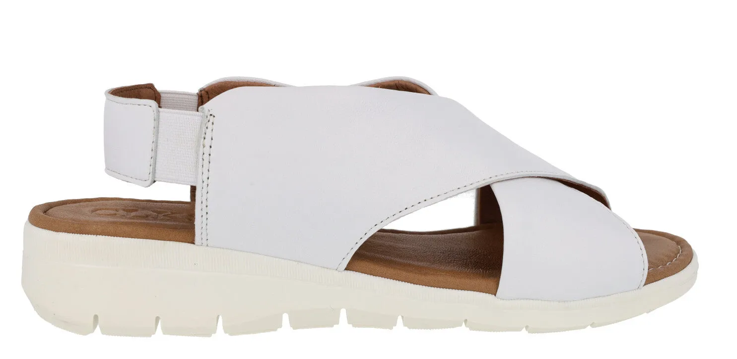 Sandalias de piel con tiras cruzadas Clks