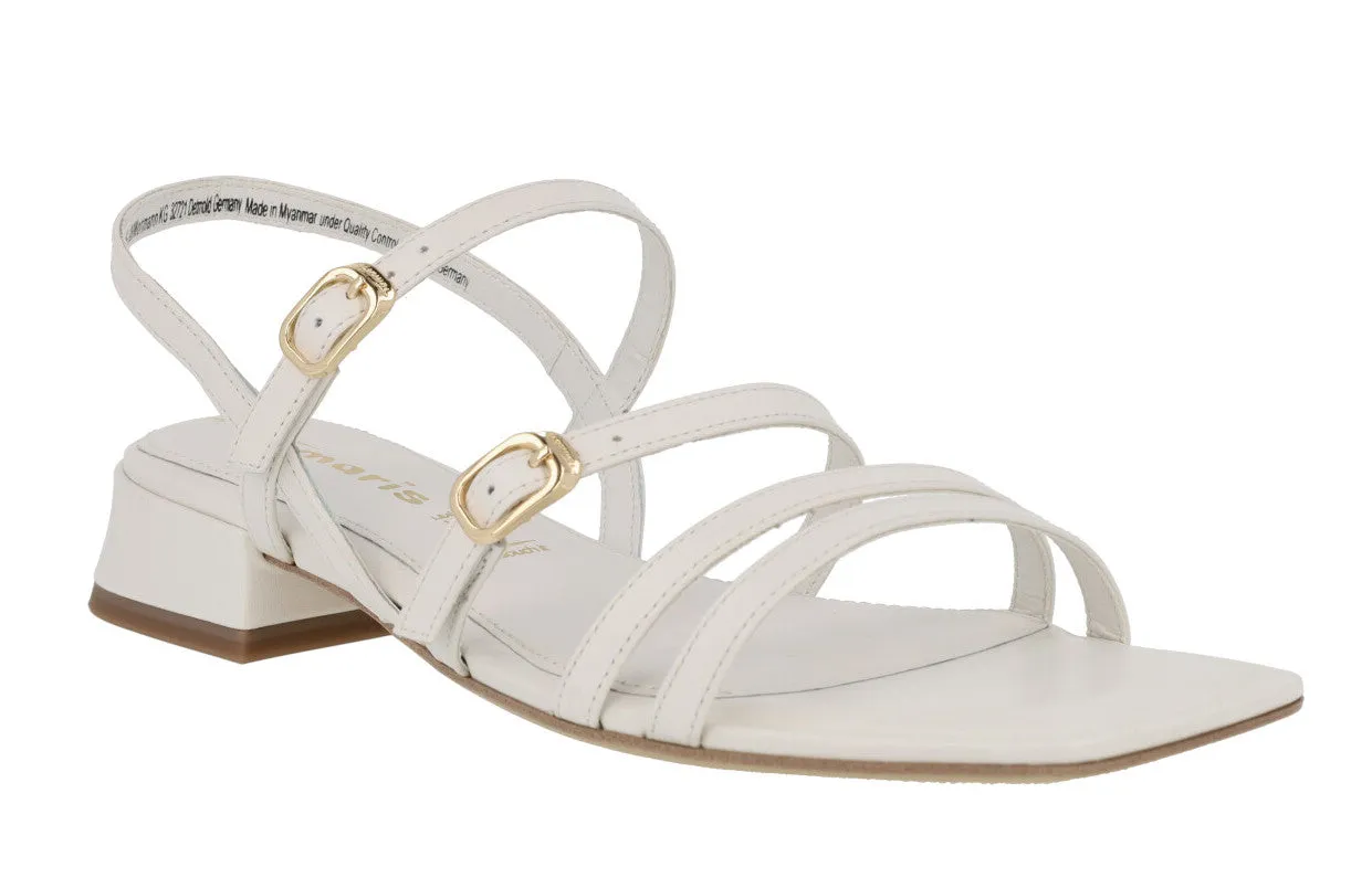 Sandalias de piel con tiras finas y hebillas