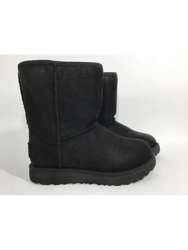 UGG Classic Short Weather