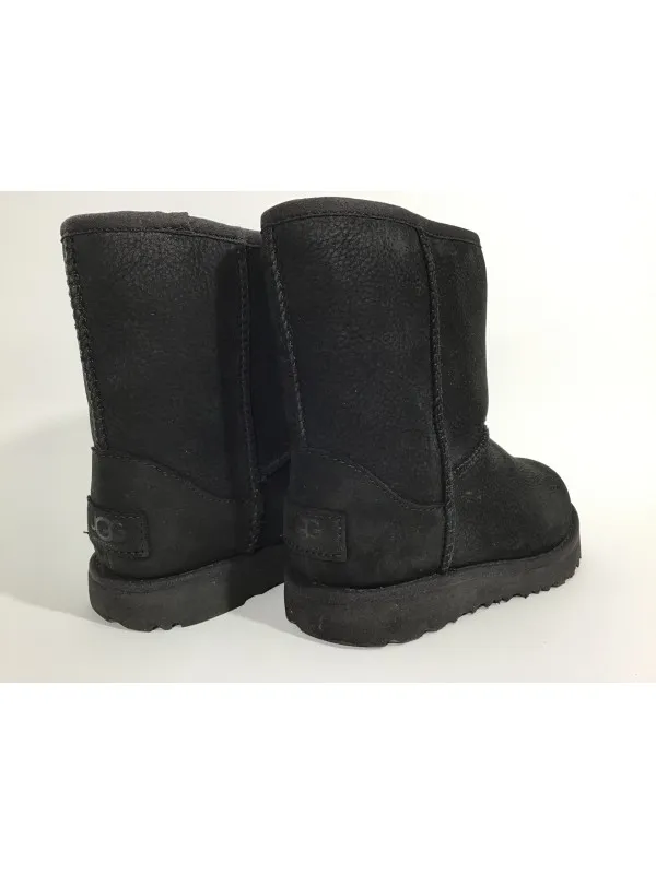 UGG Classic Short Weather