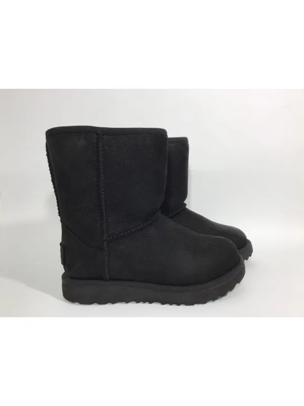 UGG Classic Short Weather