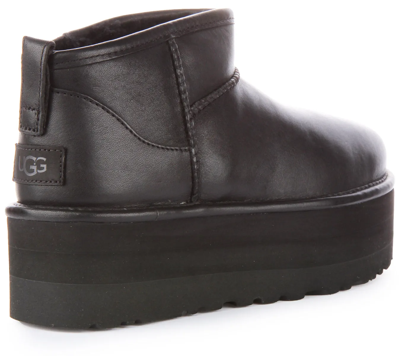 Ugg Classic Ultra Mini Bota de plataforma de piel para mujer en negro