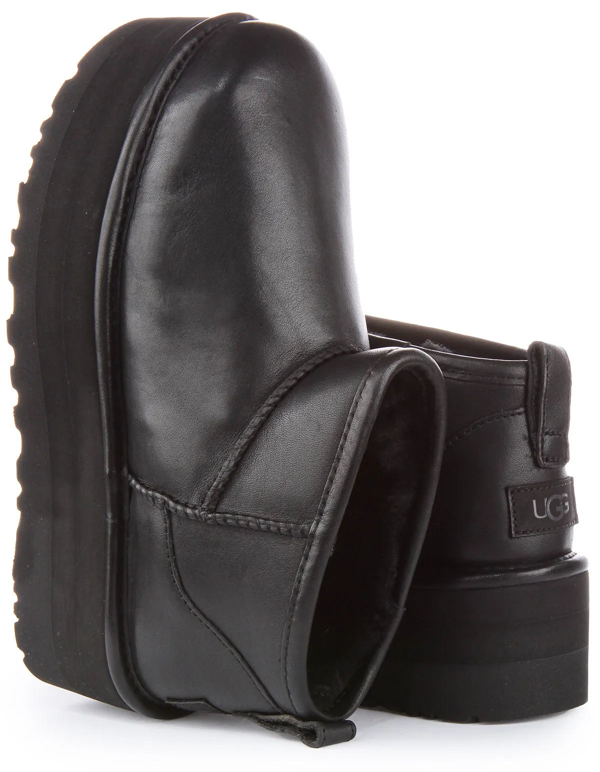 Ugg Classic Ultra Mini Bota de plataforma de piel para mujer en negro
