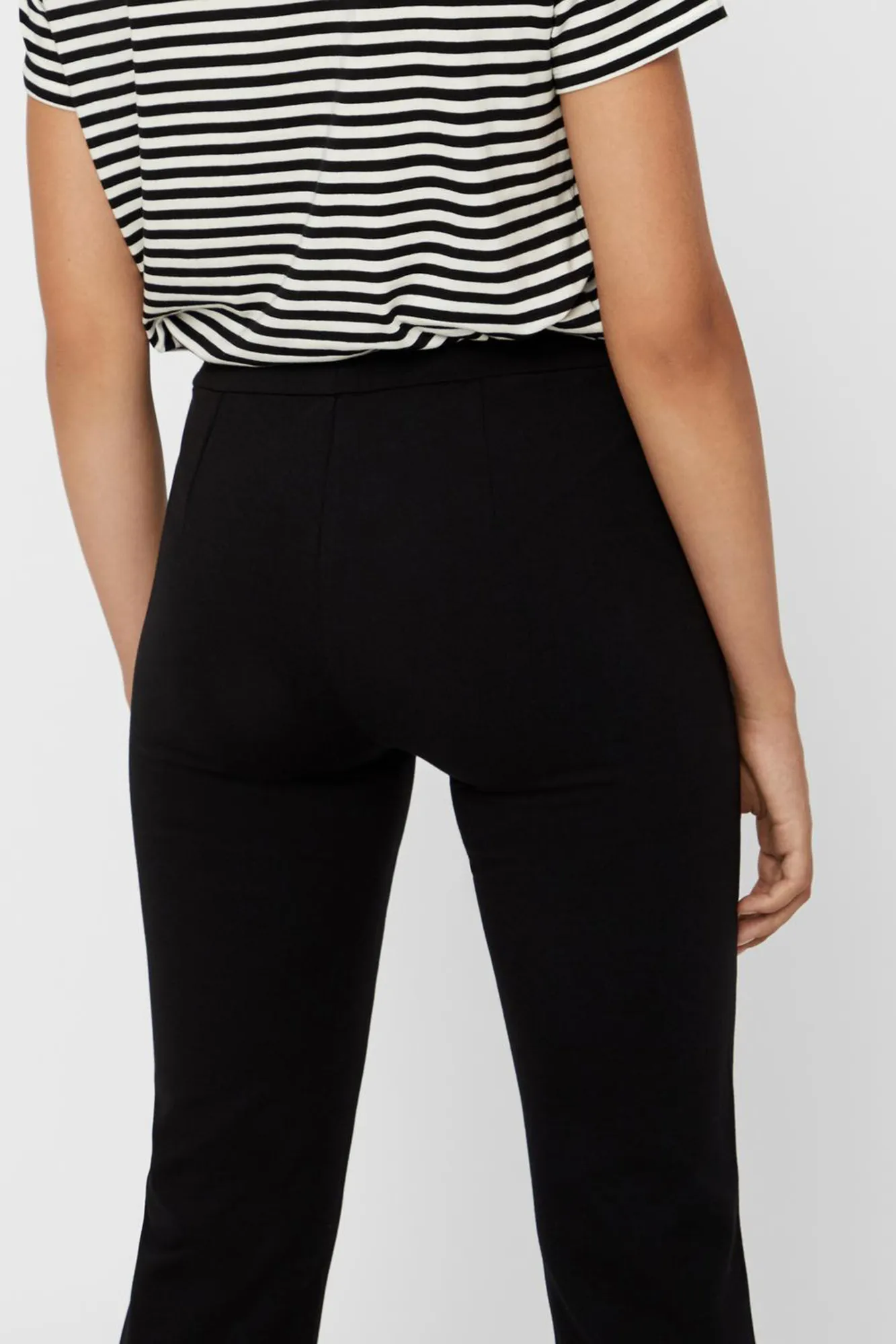 Vero Moda Pantalón de campana tiro medio