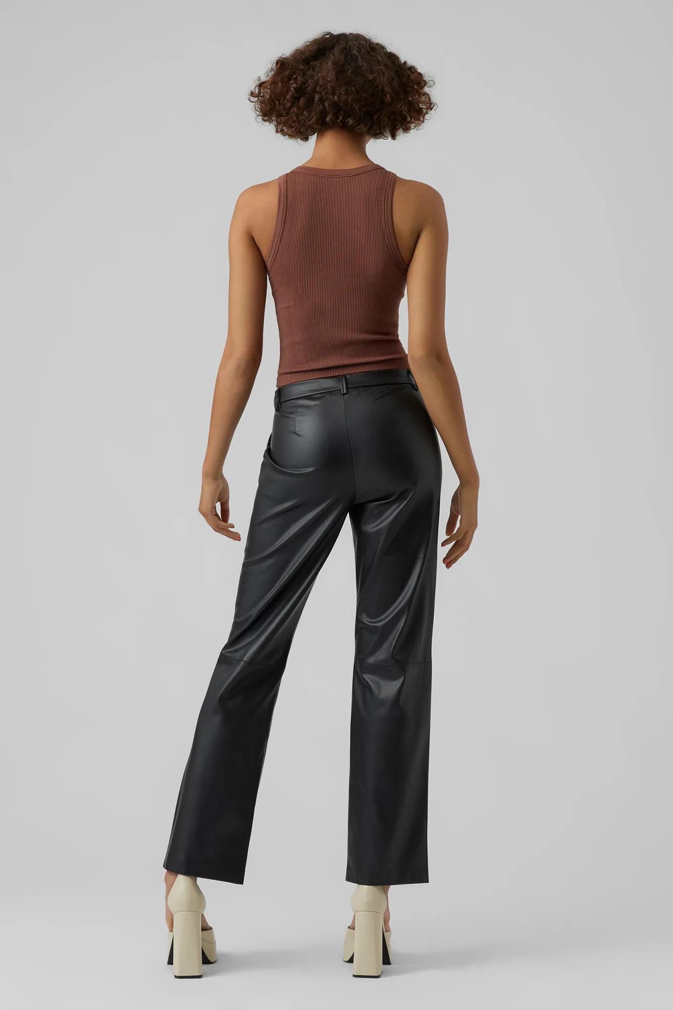 Vero Moda Pantalón recto efecto piel