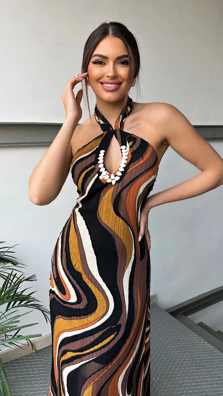 Vestido Largo Escote Halter Diseño Joya