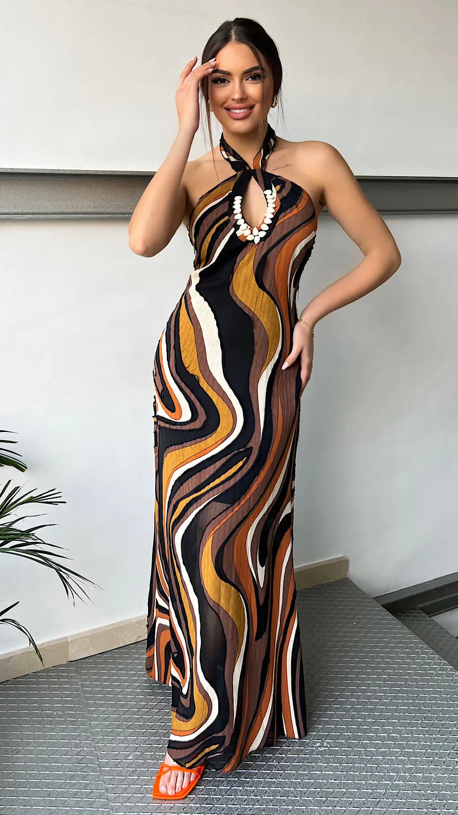 Vestido Largo Escote Halter Diseño Joya