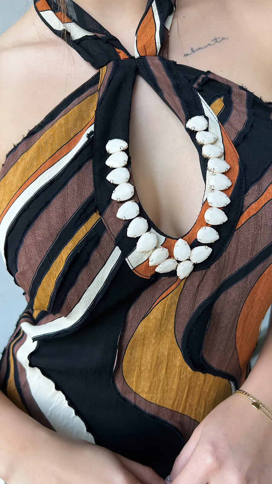 Vestido Largo Escote Halter Diseño Joya