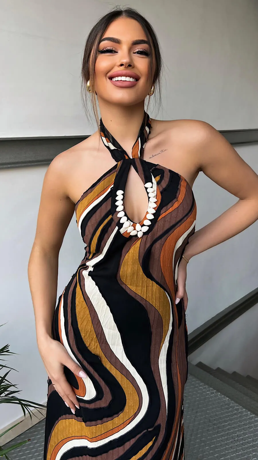 Vestido Largo Escote Halter Diseño Joya