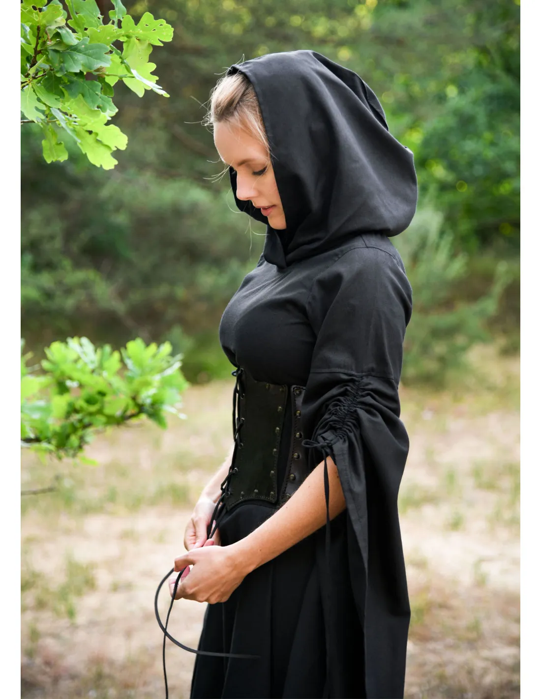 Vestido Medieval mujer mangas trompeta, negro