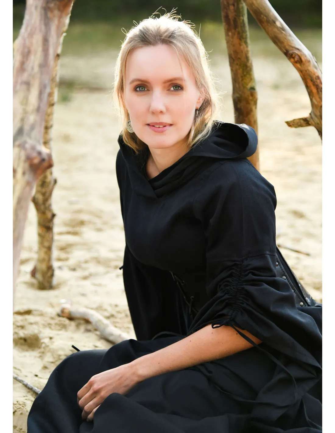 Vestido Medieval mujer mangas trompeta, negro