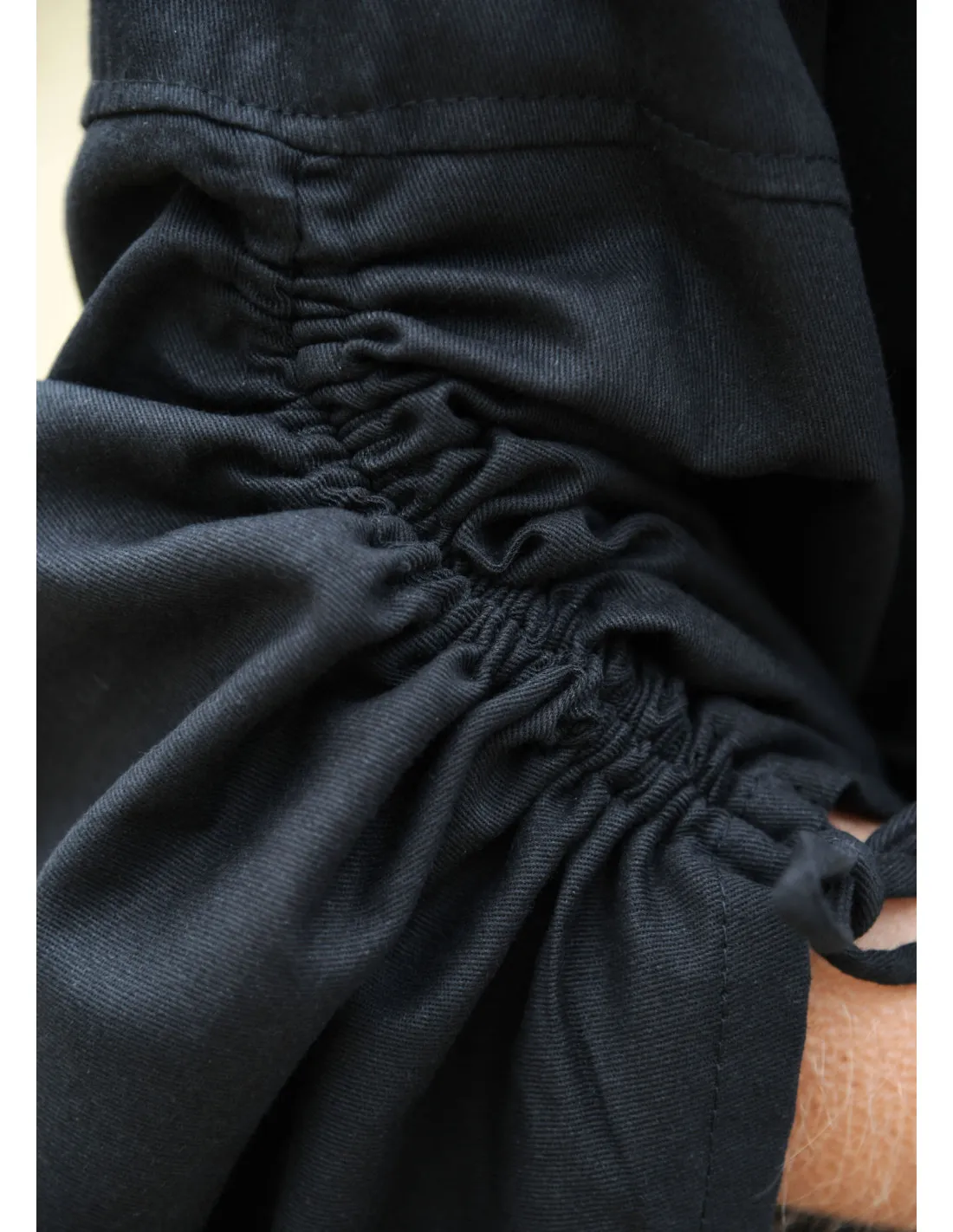 Vestido Medieval mujer mangas trompeta, negro