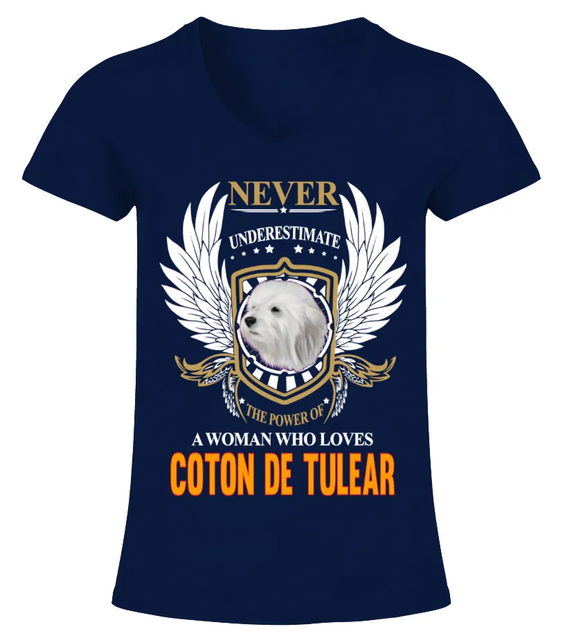 Woman Who Loves Coton De Tulear Camiseta cuello pico Mujer